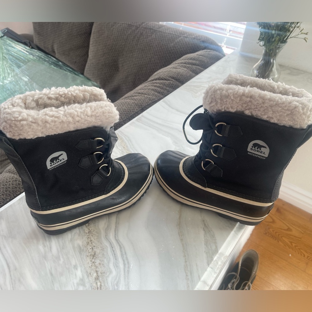 SOREL Snow Boots Unisex (Kids size 4)
